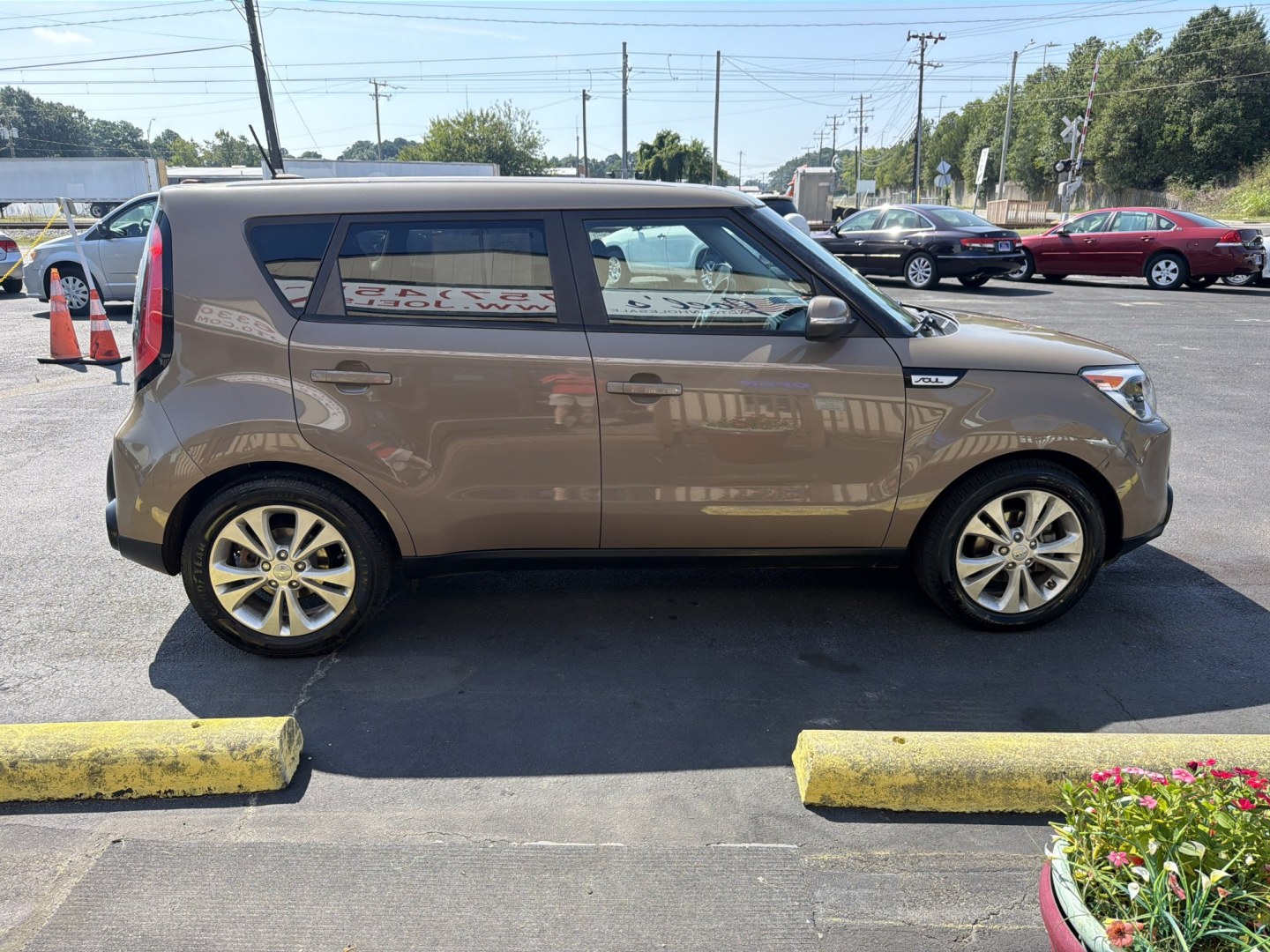 2014 Brown Kia Soul + (KNDJP3A50E7) with an 2.0L L4 DOHC 16V engine, 6A transmission, located at 5700 Curlew Drive, Norfolk, VA, 23502, (757) 455-6330, 36.841885, -76.209412- Photo#3