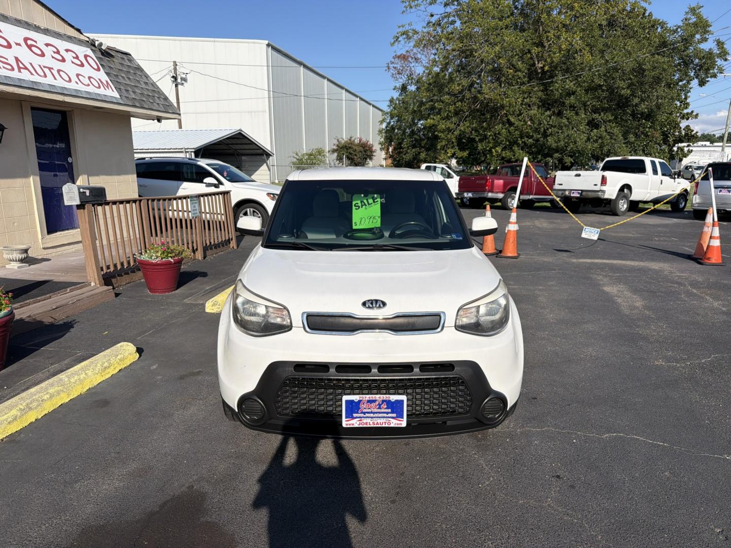 2015 White Kia Soul Base (KNDJN2A23F7) with an 1.6L L4 DOHC 16V engine, located at 5700 Curlew Drive, Norfolk, VA, 23502, (757) 455-6330, 36.841885, -76.209412- Photo#4