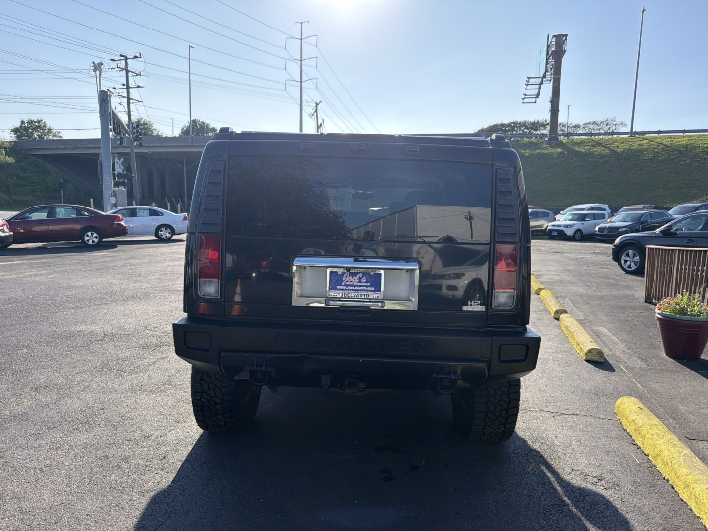 2005 Black Hummer H2 SUV (5GRGN23UX5H) with an 6.0L V8 OHV 16V engine, 4A OD transmission, located at 5700 Curlew Dr., Norfolk, VA, 23502, (703) 554-4373, 36.841885, -76.209412- Photo#2