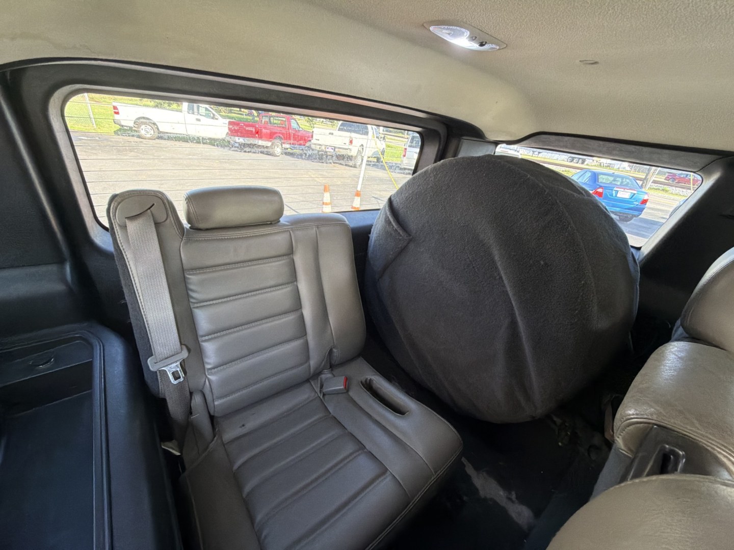 2005 Black Hummer H2 SUV (5GRGN23UX5H) with an 6.0L V8 OHV 16V engine, 4A OD transmission, located at 5700 Curlew Dr., Norfolk, VA, 23502, (703) 554-4373, 36.841885, -76.209412- Photo#8