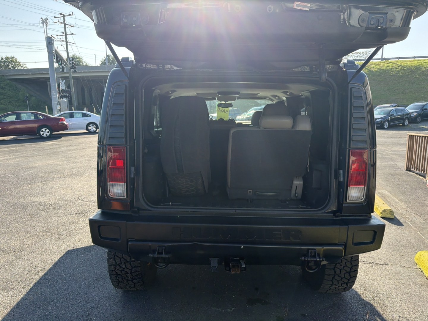 2005 Black Hummer H2 SUV (5GRGN23UX5H) with an 6.0L V8 OHV 16V engine, 4A OD transmission, located at 5700 Curlew Dr., Norfolk, VA, 23502, (703) 554-4373, 36.841885, -76.209412- Photo#9