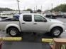 2015 Nissan Frontier SL Crew Cab 5AT 4WD (1N6AD0EV9FN) with an 4.0L V6 DOHC 24V engine, 5-Speed Automatic transmission, located at 5700 Curlew Dr., Norfolk, VA, 23502, (703) 554-4373, 36.841885, -76.209412 - Buy Here, Pay Here auto loans Quality Used Cars Norfolk VA No Credit Check auto financing- Photo#3