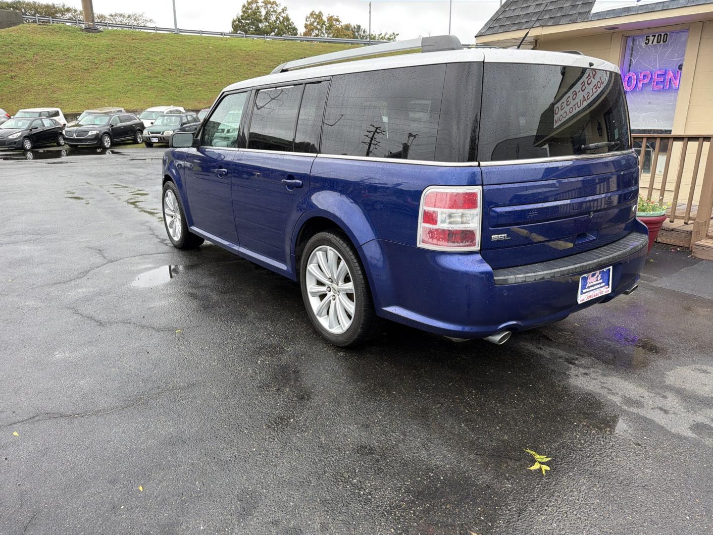 2014 Blue Ford Flex SEL FWD (2FMGK5C83EB) with an 3.5L V6 DOHC 24V engine, 6-Speed Automatic Overdrive transmission, located at 5700 Curlew Drive, Norfolk, VA, 23502, (757) 455-6330, 36.841885, -76.209412- Photo#1