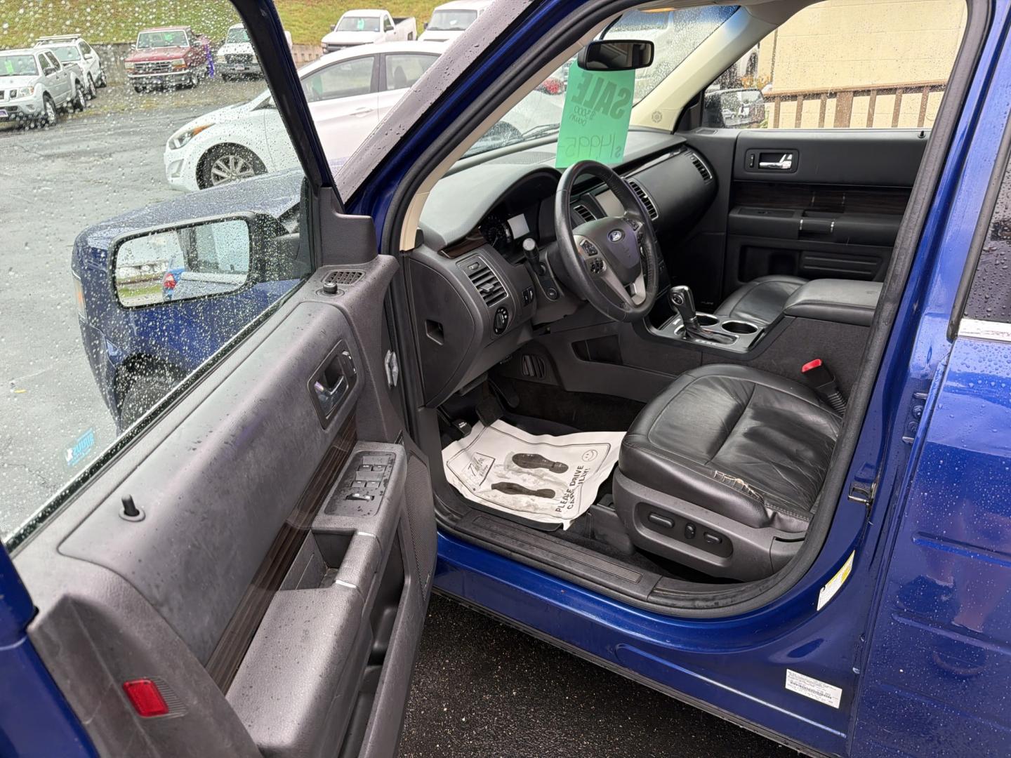 2014 Blue Ford Flex SEL FWD (2FMGK5C83EB) with an 3.5L V6 DOHC 24V engine, 6-Speed Automatic Overdrive transmission, located at 5700 Curlew Drive, Norfolk, VA, 23502, (757) 455-6330, 36.841885, -76.209412- Photo#5