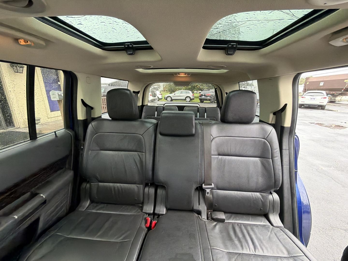 2014 Blue Ford Flex SEL FWD (2FMGK5C83EB) with an 3.5L V6 DOHC 24V engine, 6-Speed Automatic Overdrive transmission, located at 5700 Curlew Drive, Norfolk, VA, 23502, (757) 455-6330, 36.841885, -76.209412- Photo#8