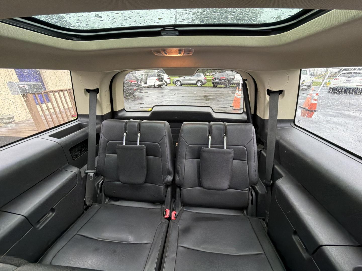 2014 Blue Ford Flex SEL FWD (2FMGK5C83EB) with an 3.5L V6 DOHC 24V engine, 6-Speed Automatic Overdrive transmission, located at 5700 Curlew Drive, Norfolk, VA, 23502, (757) 455-6330, 36.841885, -76.209412- Photo#9