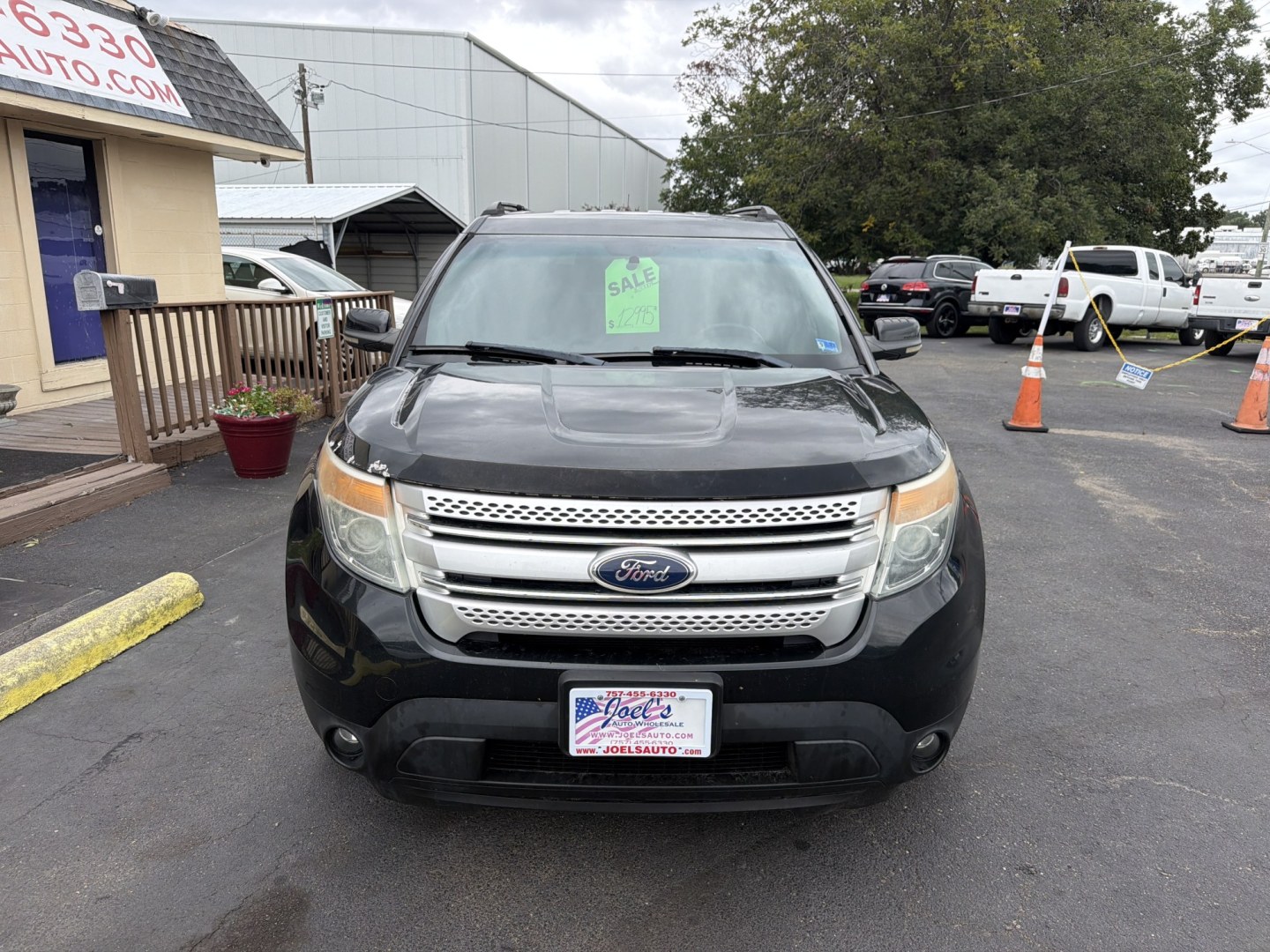 2012 Ford Explorer XLT 4WD (1FMHK8D88CG) with an 3.5L V6 DOHC 24V engine, 6-Speed Automatic transmission, located at 5700 Curlew Dr., Norfolk, VA, 23502, (703) 554-4373, 36.841885, -76.209412- Photo#4