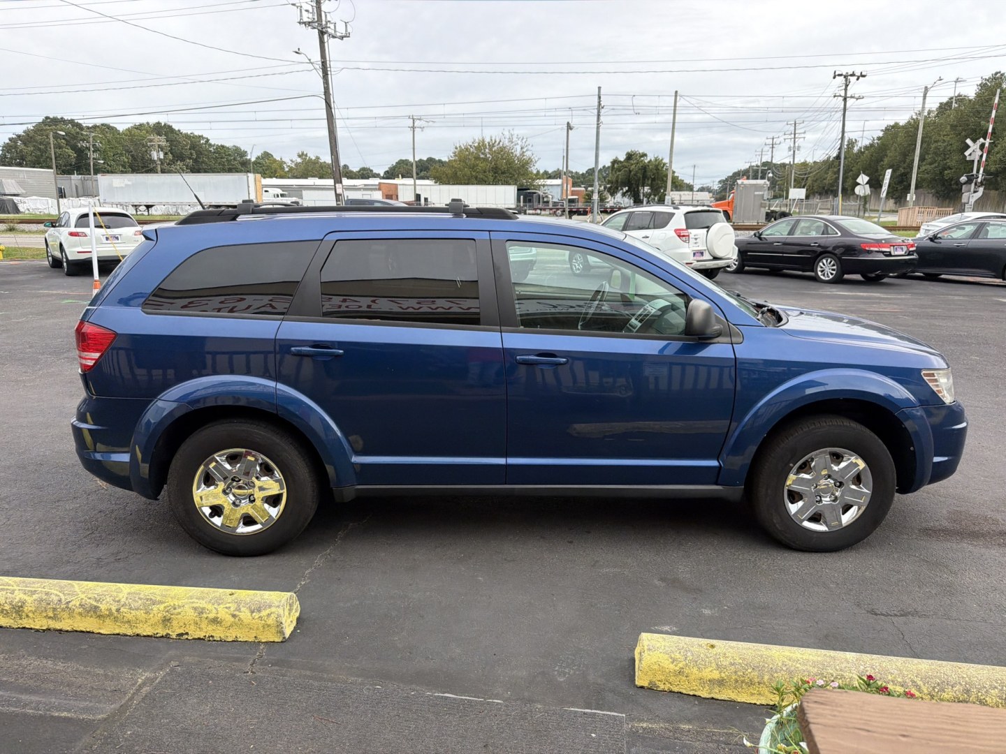 2010 Blue Dodge Journey SE (3D4PG4FB7AT) with an 2.4L L4 DOHC 16V engine, 4A transmission, located at 5700 Curlew Drive, Norfolk, VA, 23502, (757) 455-6330, 36.841885, -76.209412- Photo#3