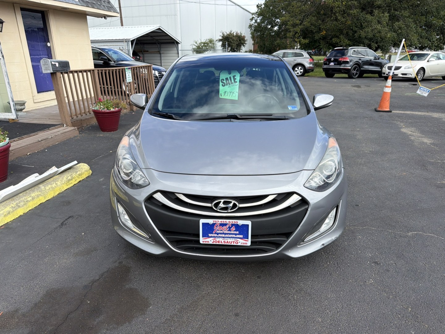2014 Silver Hyundai Elantra GT (KMHD35LH7EU) with an 2.0L L4 16V DOHC engine, 6-Speed Manual transmission, located at 5700 Curlew Drive, Norfolk, VA, 23502, (757) 455-6330, 36.841885, -76.209412- Photo#4