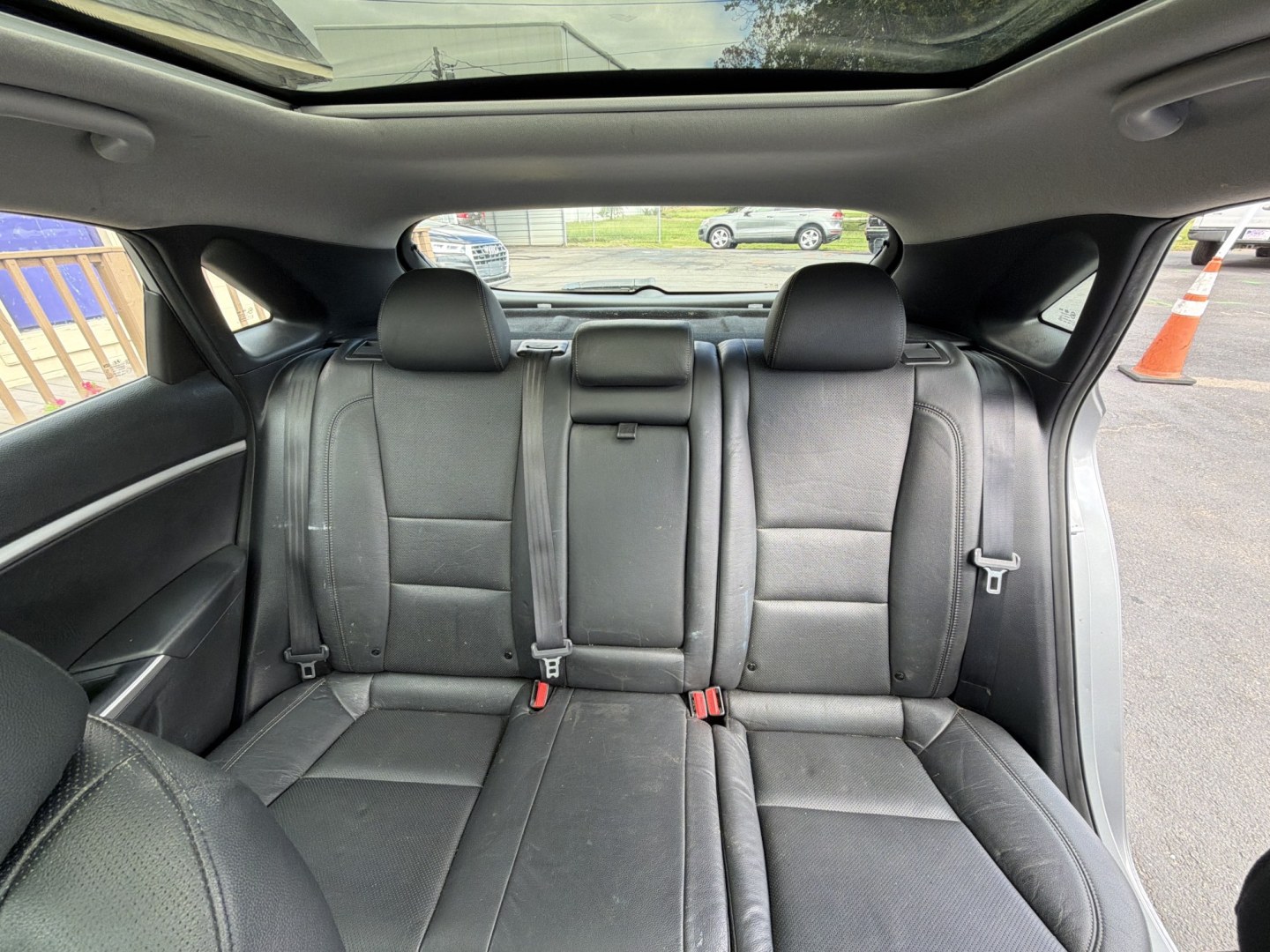 2014 Silver Hyundai Elantra GT (KMHD35LH7EU) with an 2.0L L4 16V DOHC engine, 6-Speed Manual transmission, located at 5700 Curlew Drive, Norfolk, VA, 23502, (757) 455-6330, 36.841885, -76.209412- Photo#8