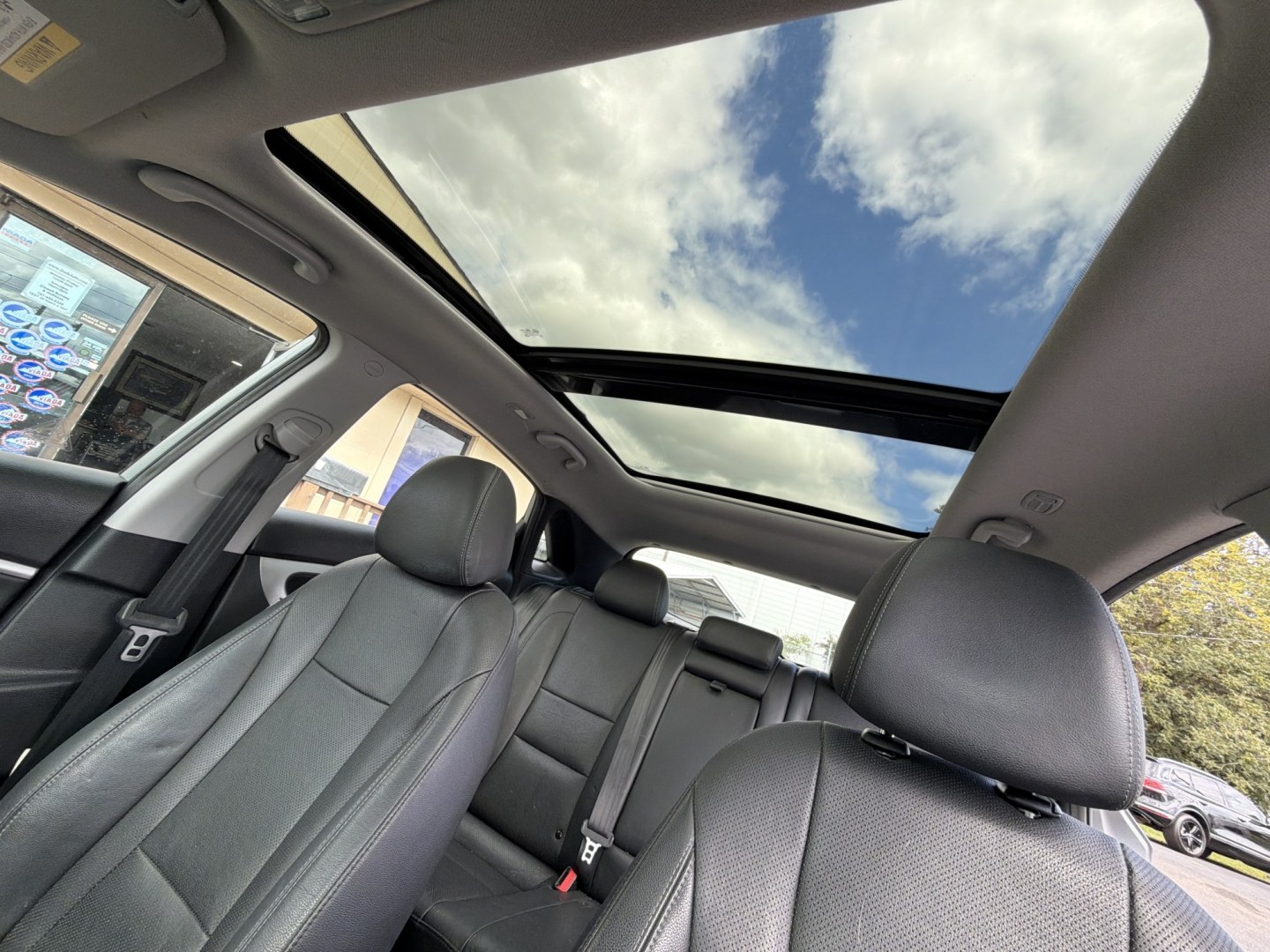 2014 Silver Hyundai Elantra GT (KMHD35LH7EU) with an 2.0L L4 16V DOHC engine, 6-Speed Manual transmission, located at 5700 Curlew Drive, Norfolk, VA, 23502, (757) 455-6330, 36.841885, -76.209412- Photo#9