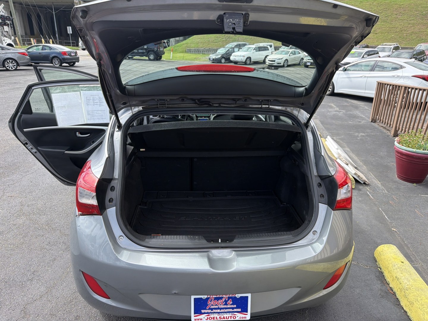2014 Silver Hyundai Elantra GT (KMHD35LH7EU) with an 2.0L L4 16V DOHC engine, 6-Speed Manual transmission, located at 5700 Curlew Drive, Norfolk, VA, 23502, (757) 455-6330, 36.841885, -76.209412- Photo#10