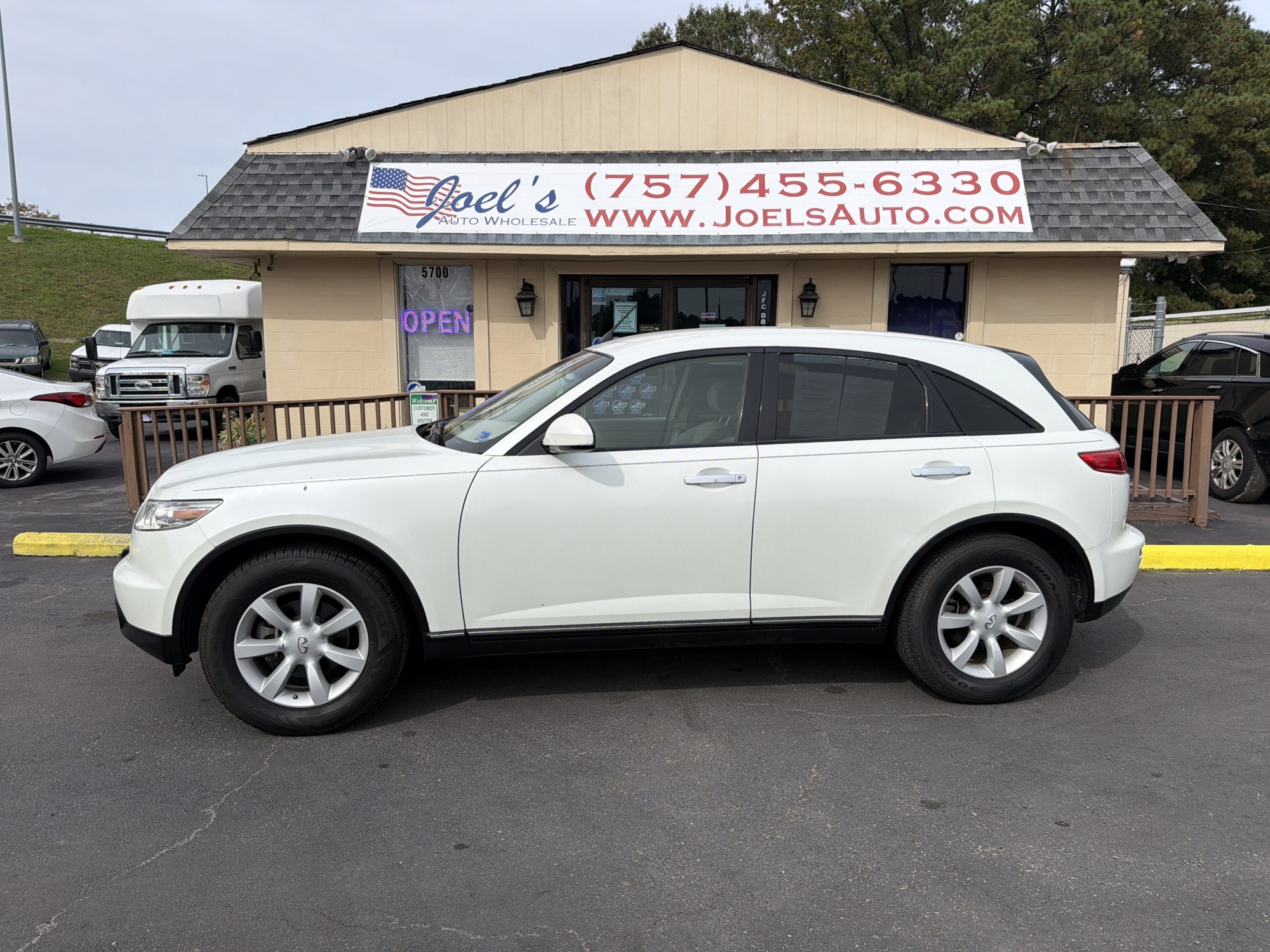 photo of 2004 Infiniti FX FX35 2WD