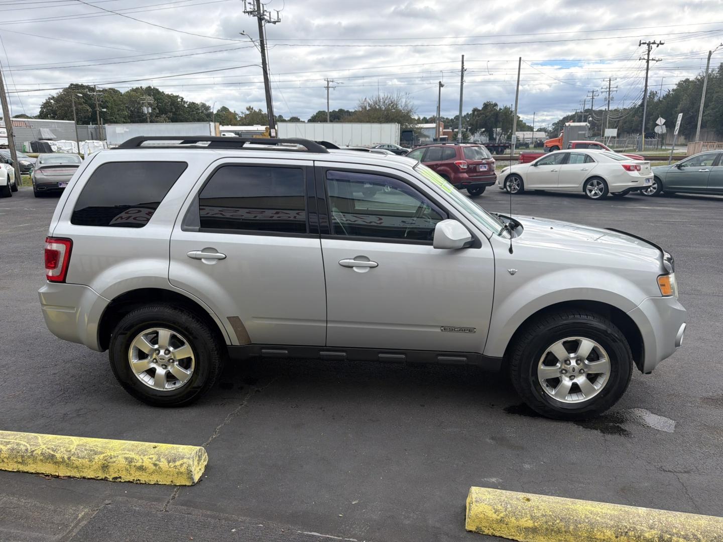 2008 Silver Ford Escape Limited 4WD (1FMCU94158K) with an 3.0L V6 DOHC 24V engine, 4A OD transmission, located at 5700 Curlew Drive, Norfolk, VA, 23502, (757) 455-6330, 36.841885, -76.209412 - Buy Here, Pay Here auto loans Quality Used Cars Norfolk VA No Credit Check auto financing- Photo#3