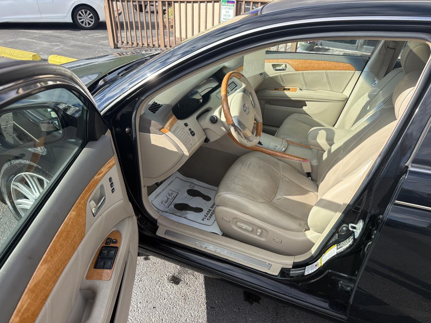 2005 Black Toyota Avalon Limited (4T1BK36B95U) with an 3.5L V6 DOHC 24V engine, 5A OD transmission, located at 5700 Curlew Drive, Norfolk, VA, 23502, (757) 455-6330, 36.841885, -76.209412 - Buy Here, Pay Here auto loans Quality Used Cars Norfolk VA No Credit Check auto financing- Photo#5