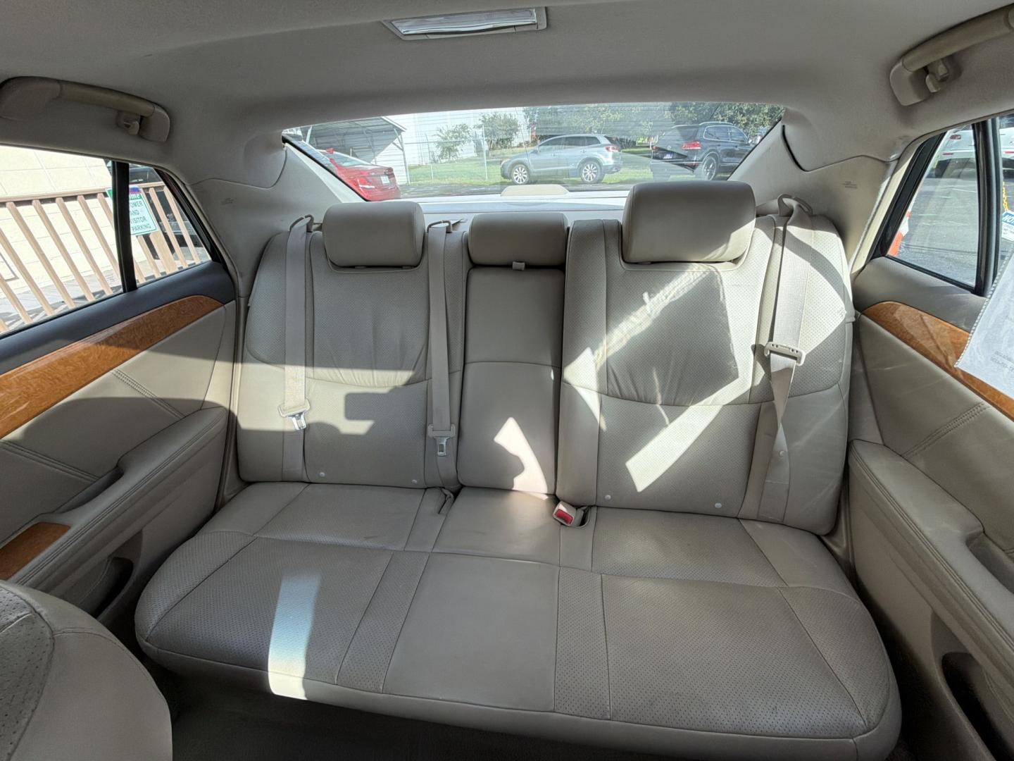 2005 Black Toyota Avalon Limited (4T1BK36B95U) with an 3.5L V6 DOHC 24V engine, 5A OD transmission, located at 5700 Curlew Drive, Norfolk, VA, 23502, (757) 455-6330, 36.841885, -76.209412 - Buy Here, Pay Here auto loans Quality Used Cars Norfolk VA No Credit Check auto financing- Photo#8