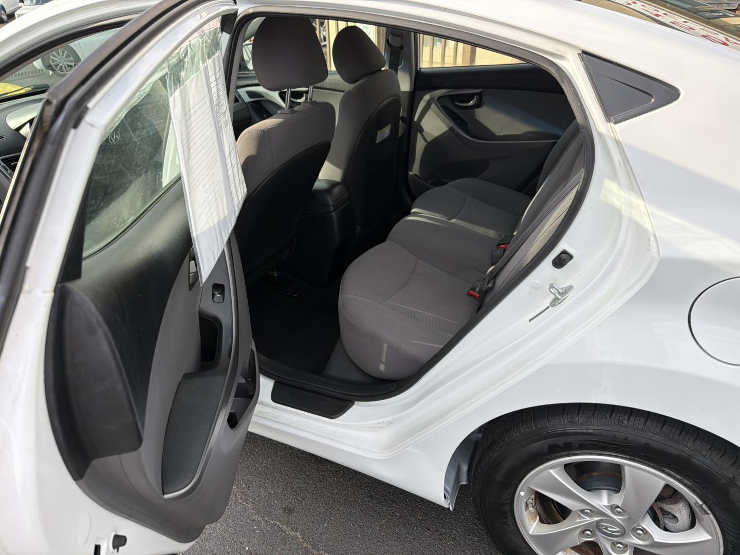 2015 WHITE Hyundai Elantra Limited (5NPDH4AE7FH) with an 1.8L L4 DOHC 16V engine, 6A transmission, located at 5700 Curlew Drive, Norfolk, VA, 23502, (757) 455-6330, 36.841885, -76.209412- Photo#7
