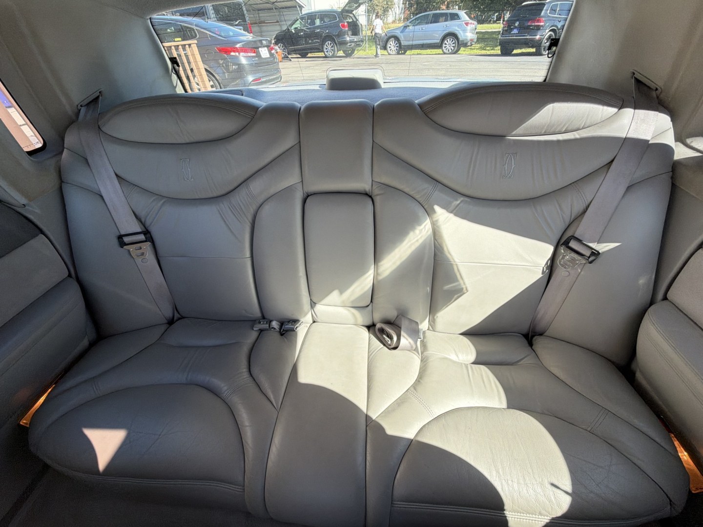 1996 Silver Lincoln Town Car Cartier (1LNLM83W2TY) with an 4.6L V8 SOHC 16V engine, 4A OD transmission, located at 5700 Curlew Dr., Norfolk, VA, 23502, (703) 554-4373, 36.841885, -76.209412- Photo#8