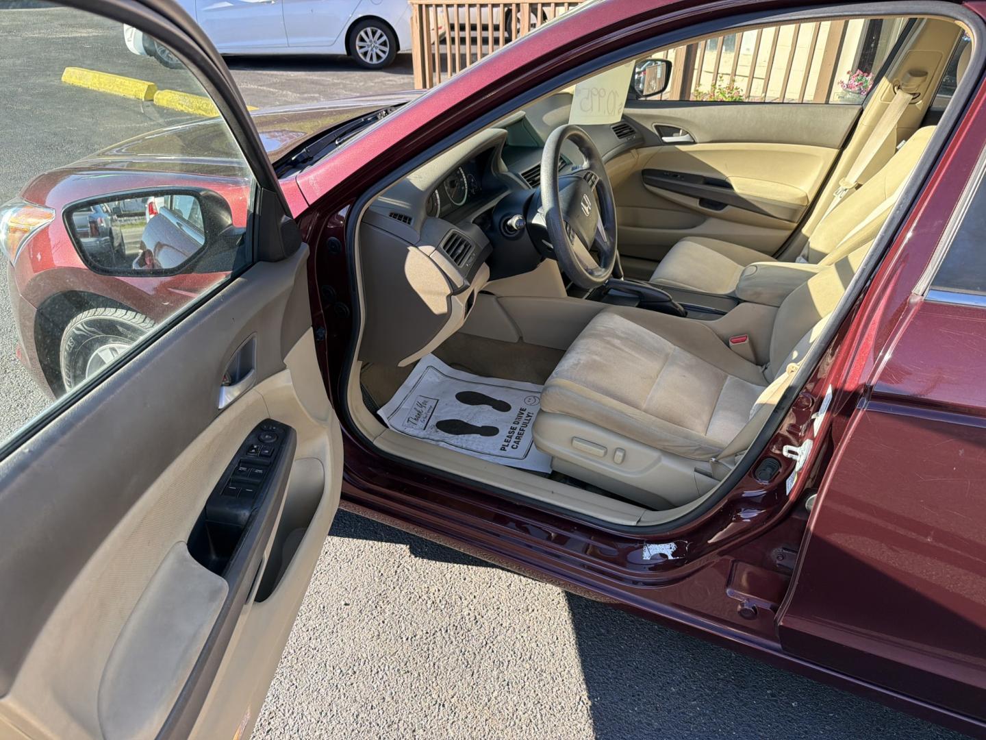 2009 Honda Accord LX-P Sedan AT (1HGCP26419A) with an 2.4L L4 DOHC 16V engine, 5A transmission, located at 5700 Curlew Drive, Norfolk, VA, 23502, (757) 455-6330, 36.841885, -76.209412- Photo#5