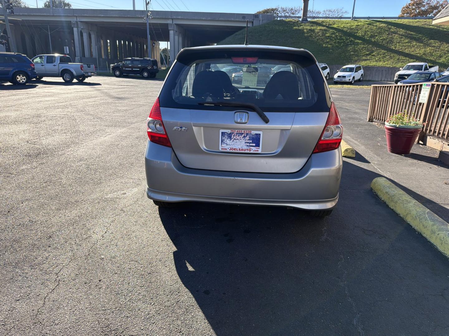 2008 Honda Fit Sport 5-Speed AT (JHMGD38698S) with an 1.5L L4 SOHC 16V engine, 5A OD transmission, located at 5700 Curlew Dr., Norfolk, VA, 23502, (703) 554-4373, 36.841885, -76.209412- Photo#2