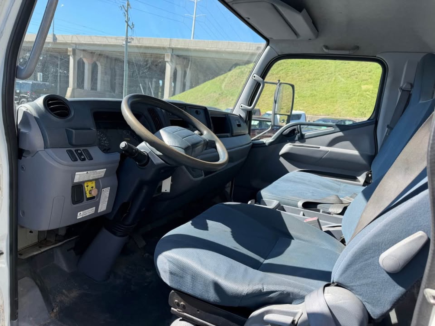 2012 WHITE /Blue Mitsubishi Fuso FEC72S (JL6BNG1AXCK) , Automatic transmission, located at 5700 Curlew Drive, Norfolk, VA, 23502, (757) 455-6330, 36.841885, -76.209412 - -2012 Mitsubishi Fuso Diesel -108k Miles -16ft box with lift gate -New state inspection -Ready to work again -Virginia dealer $250 processing fee included in price- Photo#10