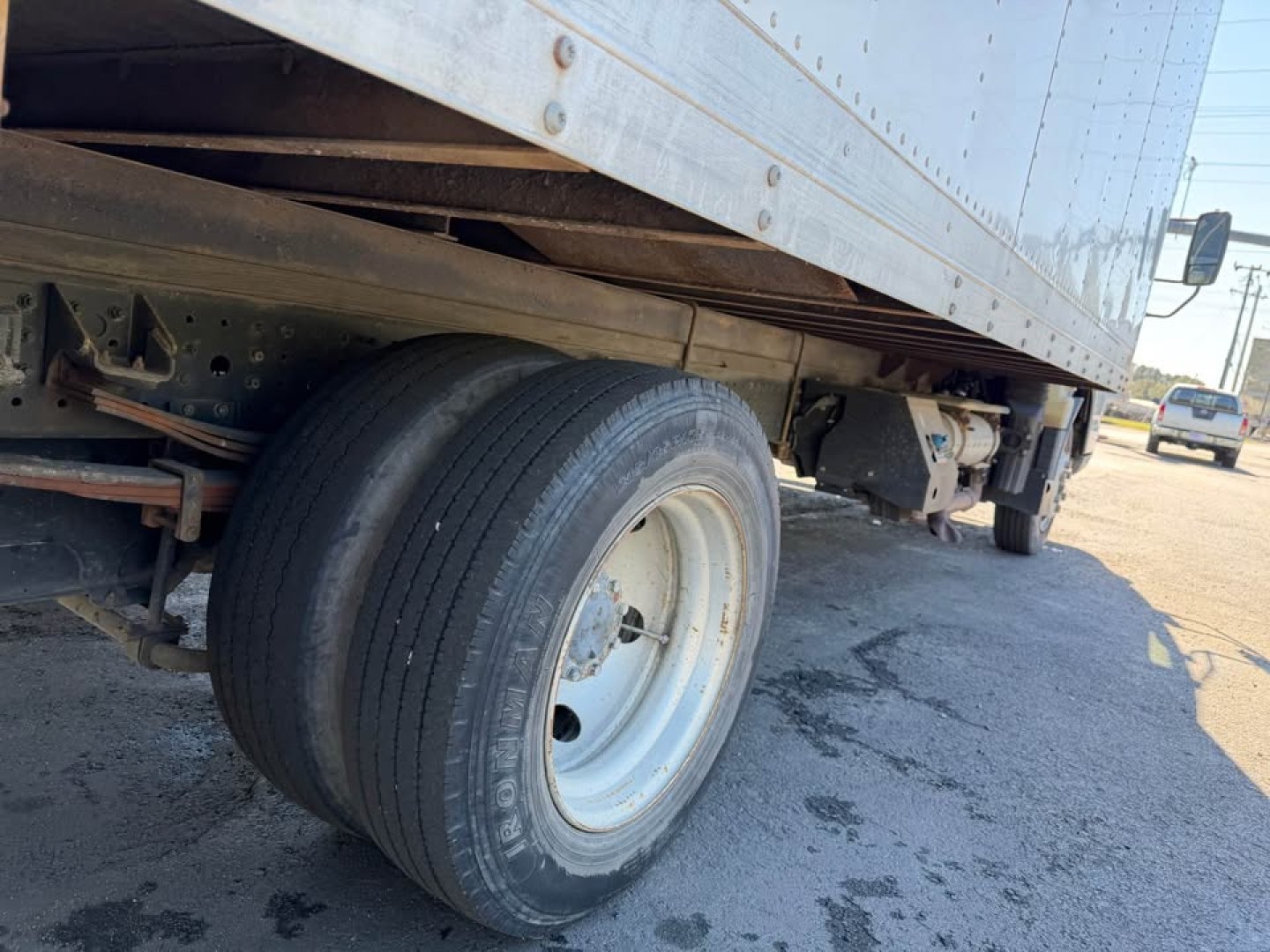 2012 WHITE /Blue Mitsubishi Fuso FEC72S (JL6BNG1AXCK) , Automatic transmission, located at 5700 Curlew Drive, Norfolk, VA, 23502, (757) 455-6330, 36.841885, -76.209412 - -2012 Mitsubishi Fuso Diesel -108k Miles -16ft box with lift gate -New state inspection -Ready to work again -Virginia dealer $250 processing fee included in price- Photo#11