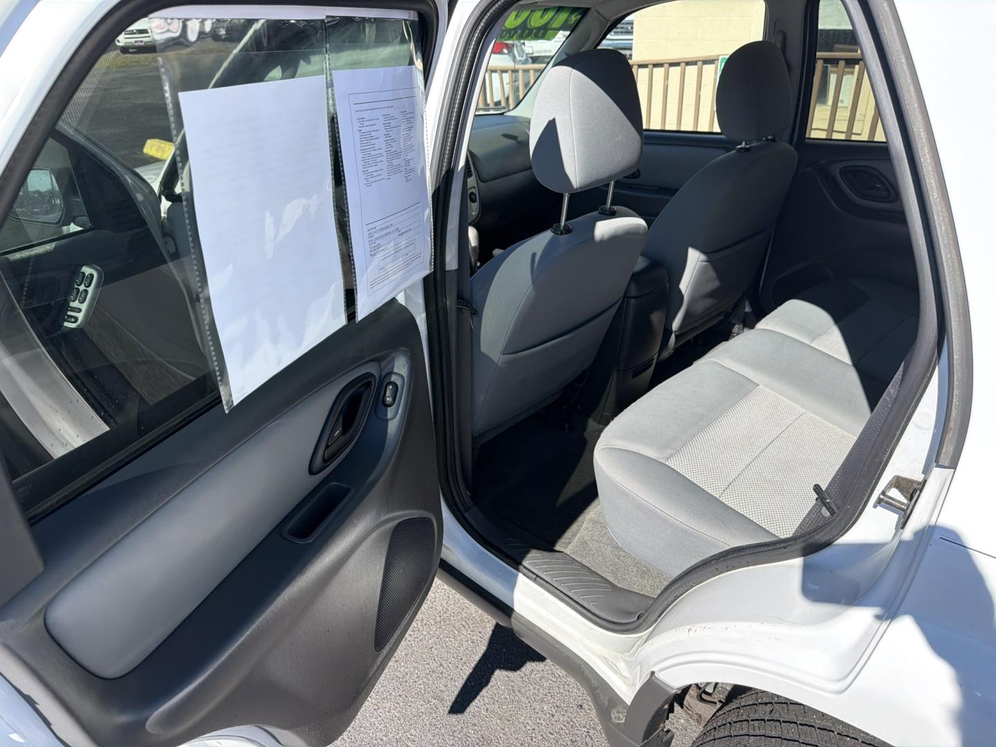 2007 WHITE Ford Escape XLT 2WD 2.3L (1FMYU03Z57K) with an 2.3L L4 DOHC 16V engine, 4A OD transmission, located at 5700 Curlew Drive, Norfolk, VA, 23502, (757) 455-6330, 36.841885, -76.209412- Photo#7
