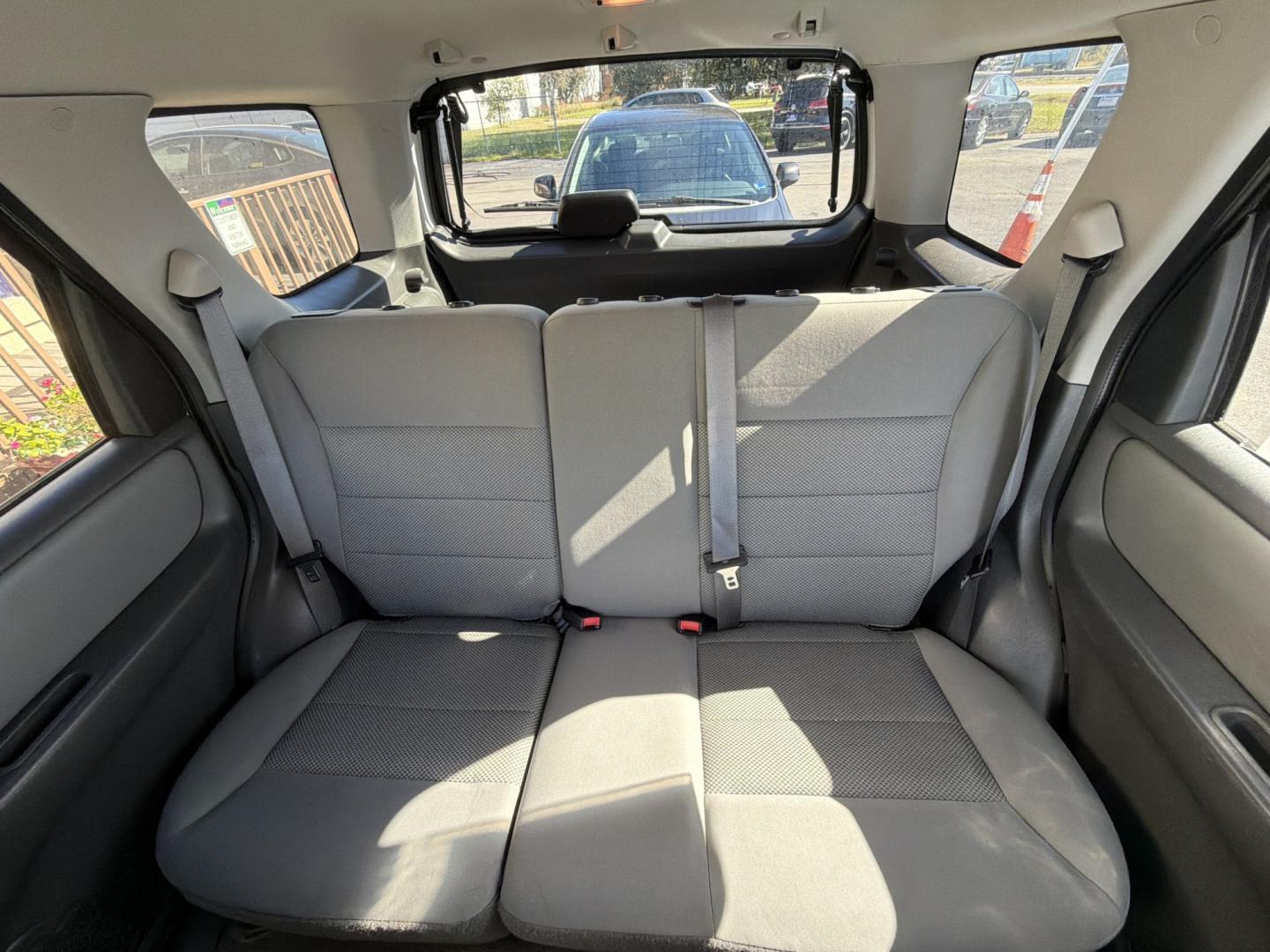 2007 WHITE Ford Escape XLT 2WD 2.3L (1FMYU03Z57K) with an 2.3L L4 DOHC 16V engine, 4A OD transmission, located at 5700 Curlew Drive, Norfolk, VA, 23502, (757) 455-6330, 36.841885, -76.209412- Photo#8