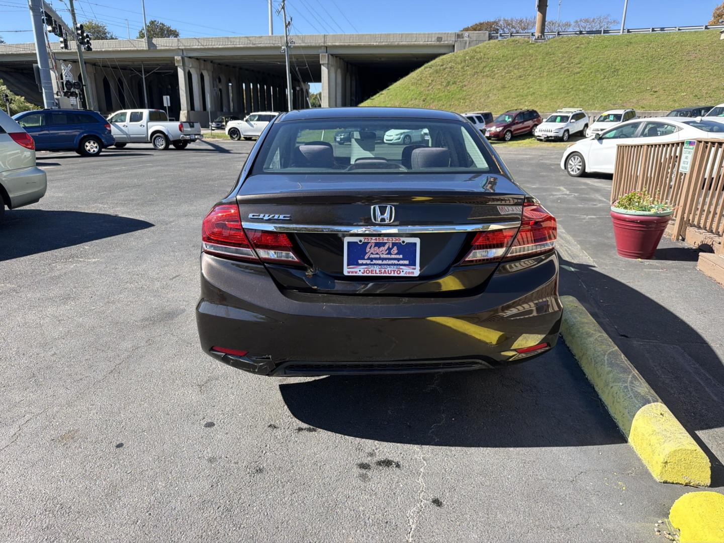 2013 Brown Honda Civic LX Sedan 5-Speed AT (2HGFB2F58DH) with an 1.8L L4 SOHC 16V engine, 5A transmission, located at 5700 Curlew Drive, Norfolk, VA, 23502, (757) 455-6330, 36.841885, -76.209412- Photo#2