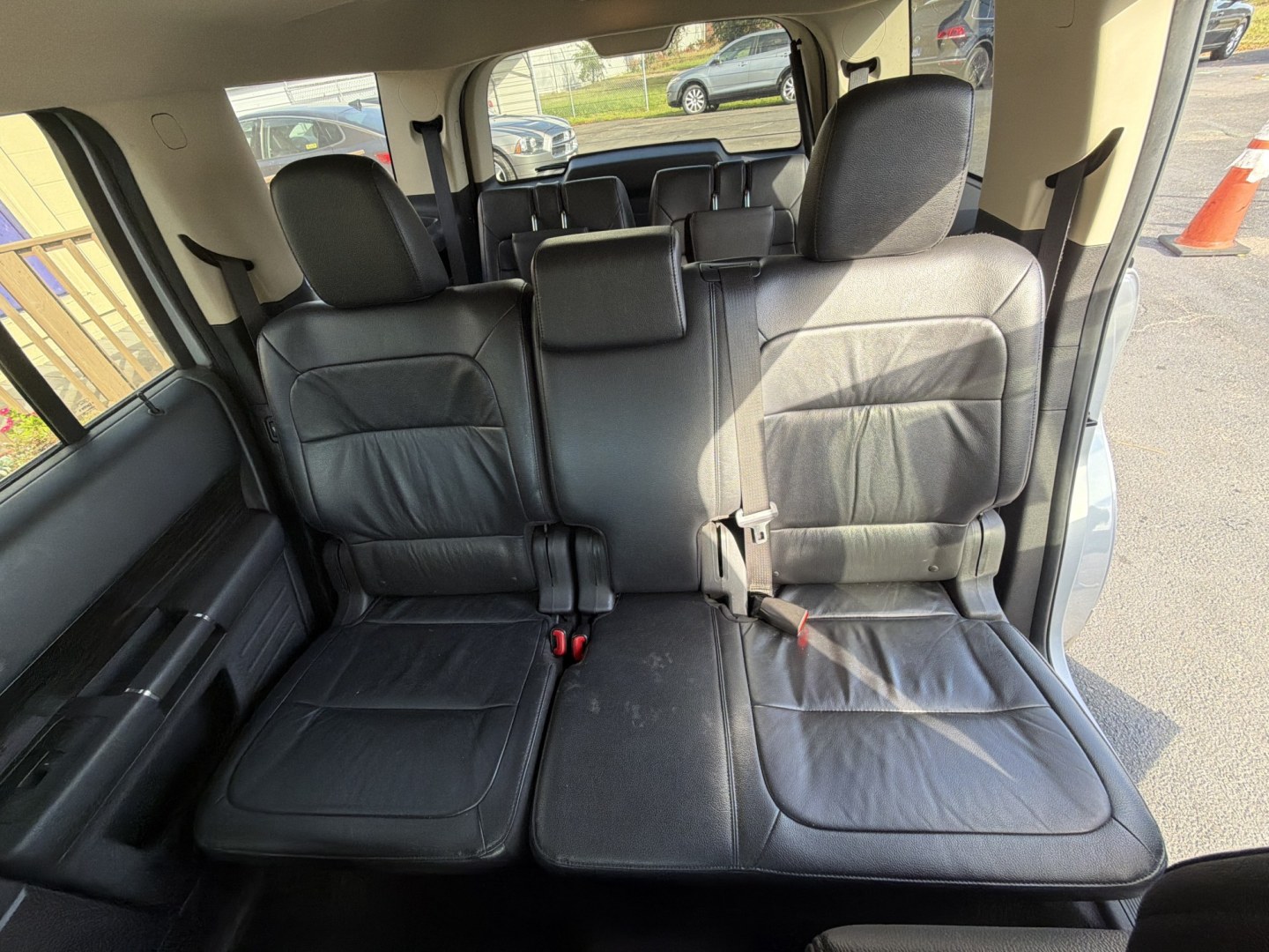 2014 Silver Ford Flex SEL FWD (2FMGK5C80EB) with an 3.5L V6 DOHC 24V engine, 6-Speed Automatic Overdrive transmission, located at 5700 Curlew Dr., Norfolk, VA, 23502, (703) 554-4373, 36.841885, -76.209412- Photo#8